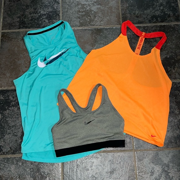 Nike bundle. 2 size M tanks and 1 size S sports bra. New condition. - Picture 1 of 5